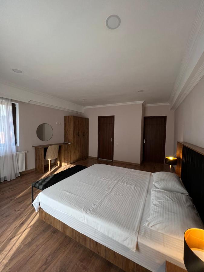 Lileo Inn Hotel เมสเตีย ภายนอก รูปภาพ